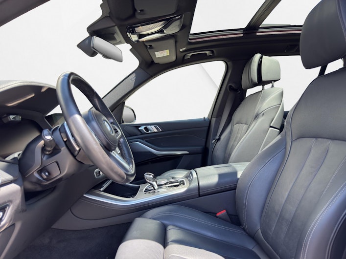 Vehicle image BMW X5