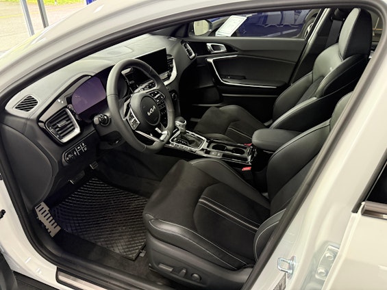 Vehicle image 8 Vehicle image 8