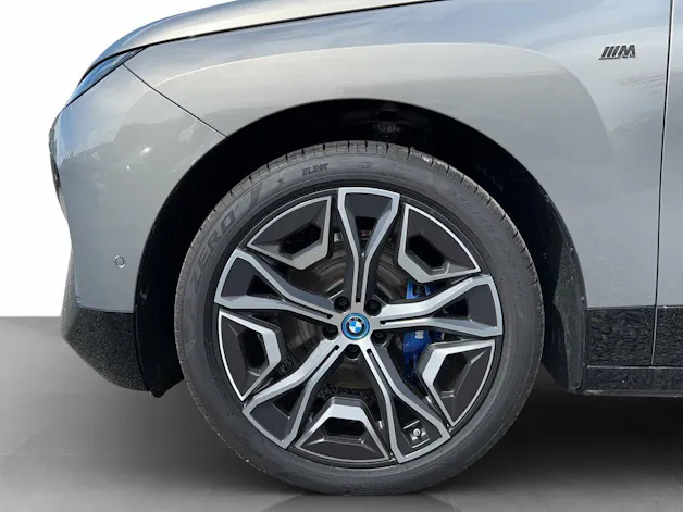 BMW iX M60