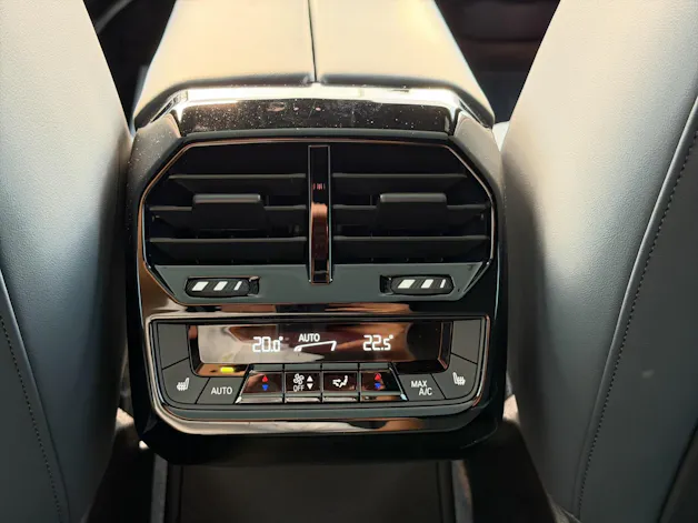 BMW iX M60