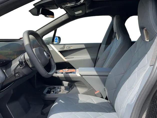 BMW iX M60