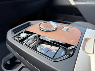 BMW iX M60