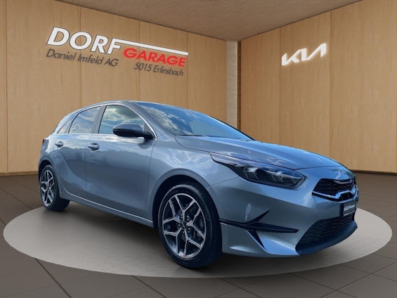 First vehicle image