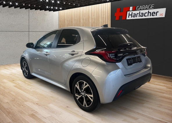 Vehicle image 6 Vehicle image 6