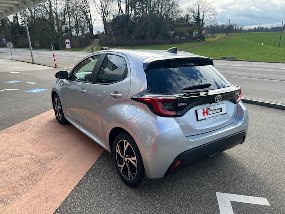 Vehicle image 7