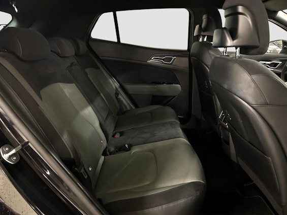 Vehicle image 14 Vehicle image 14