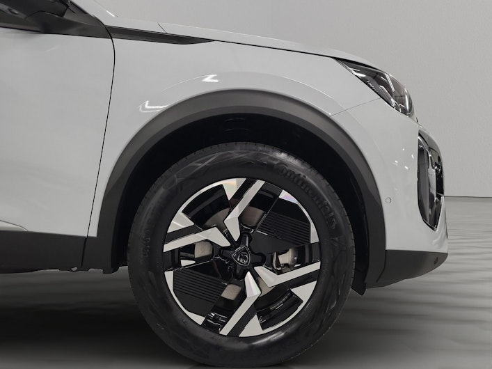 Vehicle image PEUGEOT 2008