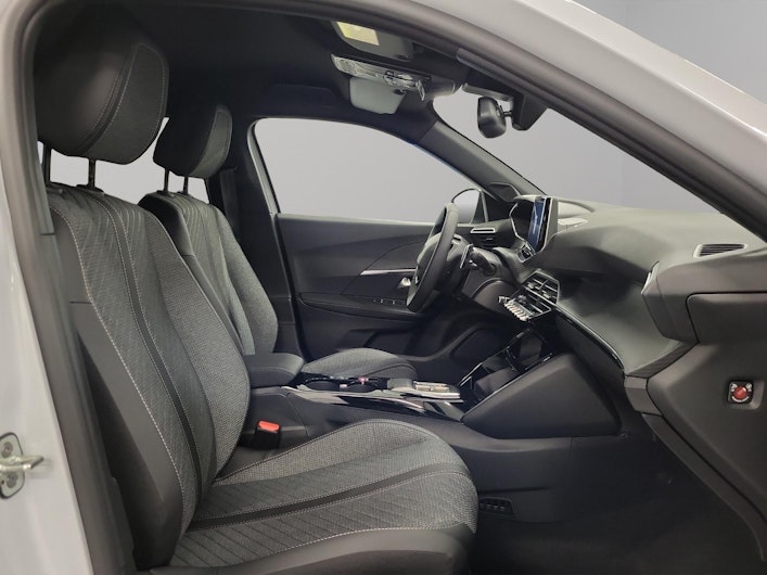 Vehicle image PEUGEOT 2008