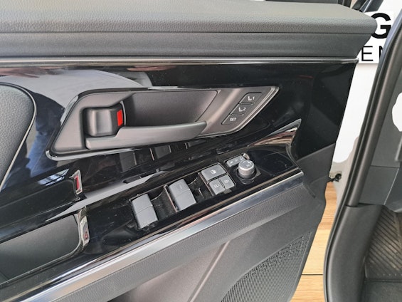 Vehicle image 9 Vehicle image 9