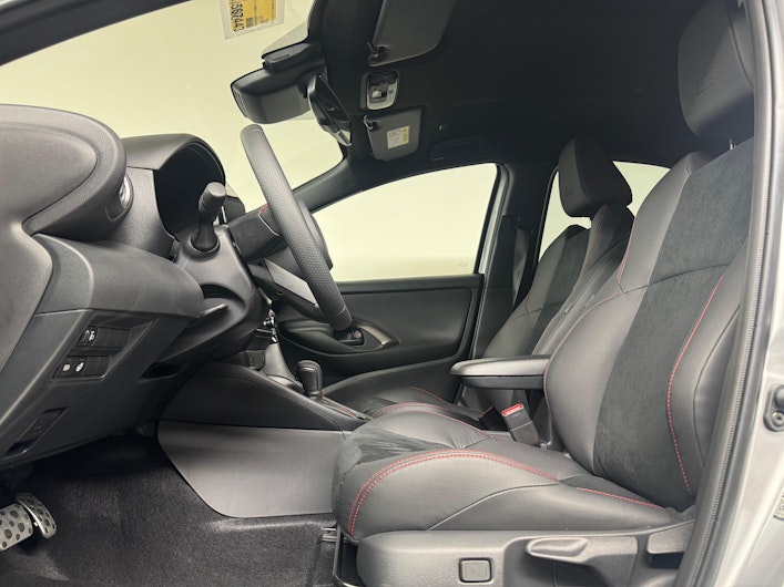 Vehicle image TOYOTA YARIS