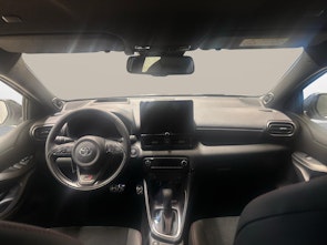 Fahrzeugbild TOYOTA Yaris 1.5 VVT-i HSD GR Sport