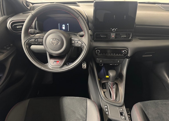 Vehicle image 18 Vehicle image 18