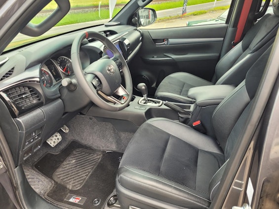 Vehicle image 8 Vehicle image 8