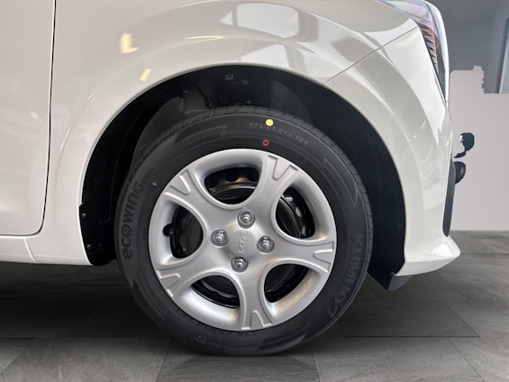Vehicle image 20