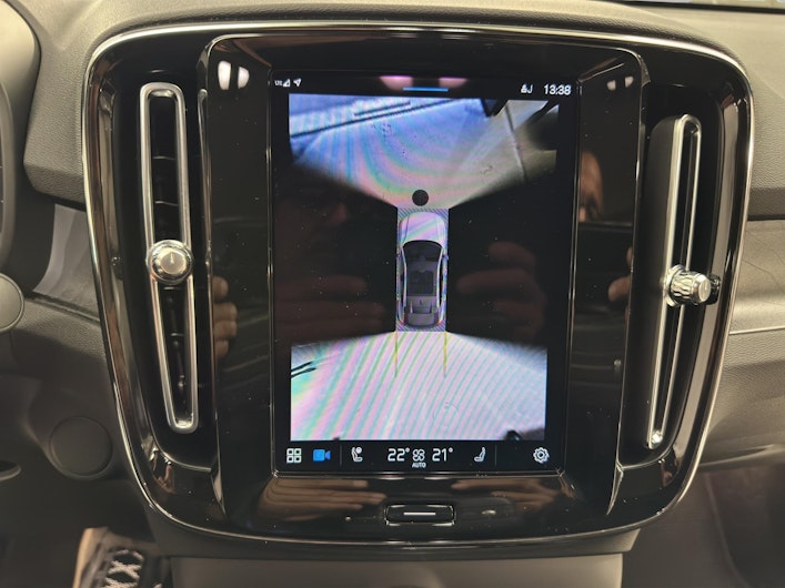 Vehicle image VOLVO C40