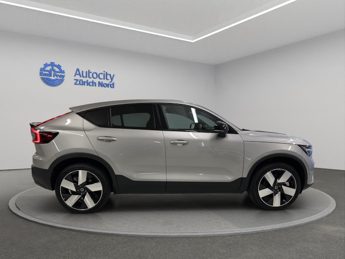 Vehicle image VOLVO C40