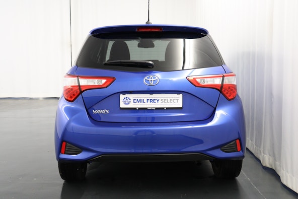 Vehicle image 11