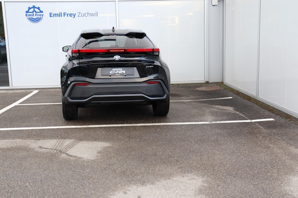 TOYOTA C-HR 2.0 PHEV Swiss Edition 1