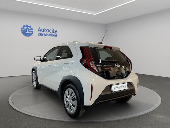 Vehicle image 8