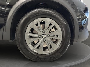 Vehicle image PEUGEOT 2008 e-Active Pack