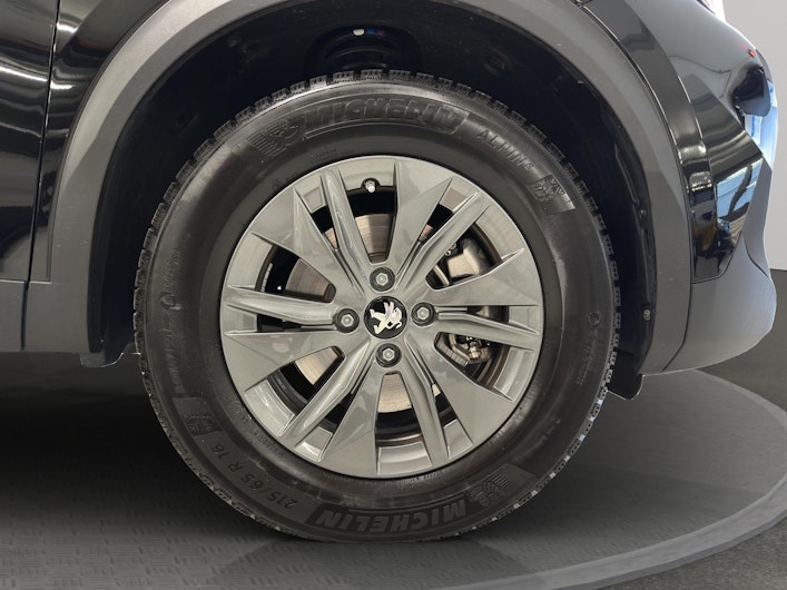 Vehicle image PEUGEOT 2008