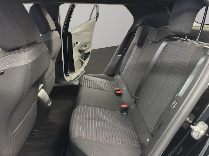 Vehicle image PEUGEOT 2008