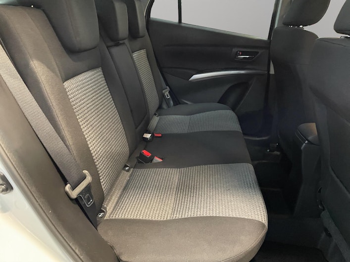 Vehicle image SUZUKI S-CROSS