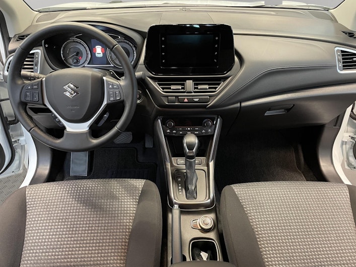 Vehicle image SUZUKI S-CROSS