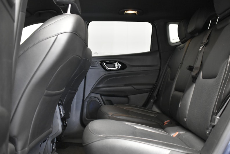 Vehicle image JEEP COMPASS