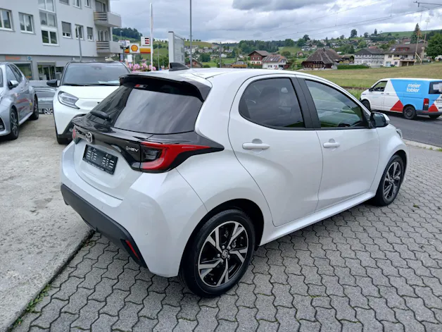 Toyota Yaris 1.5 VVT-i HSD Trend