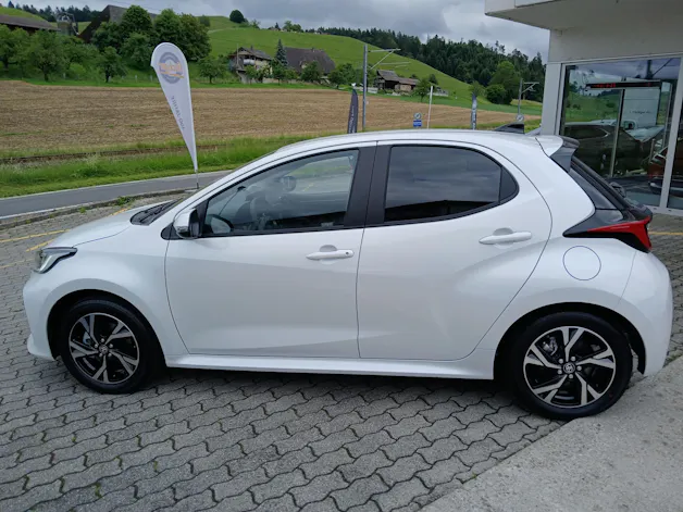 Toyota Yaris 1.5 VVT-i HSD Trend