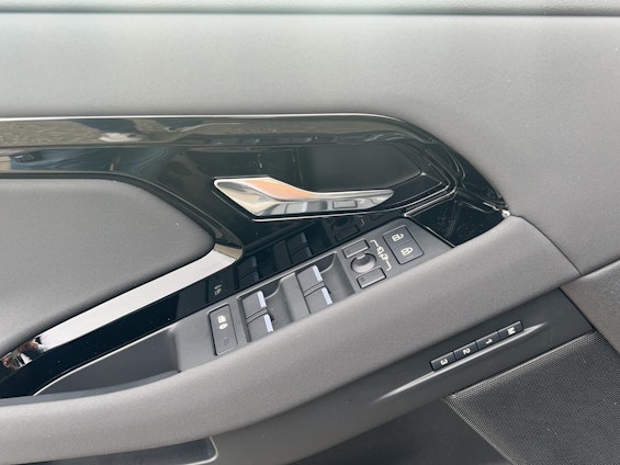 Vehicle image 9 Vehicle image 9