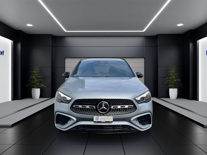 Vehicle image MERCEDES-BENZ GLA 200