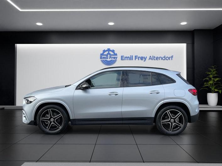 Vehicle image MERCEDES-BENZ GLA 200