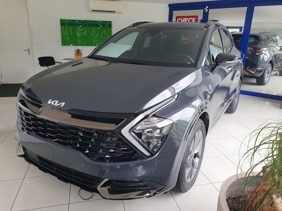 First vehicle image