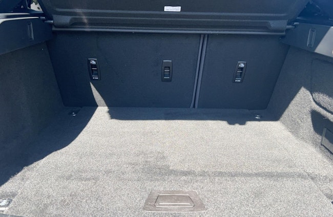 Vehicle image 16 Vehicle image 16