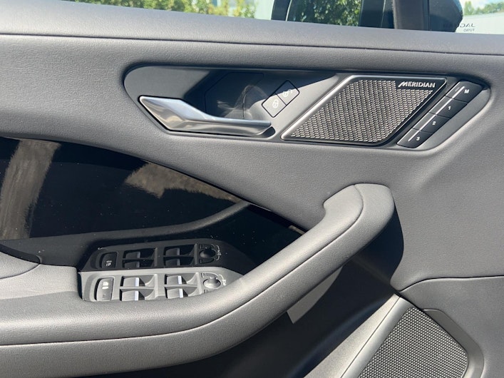 Vehicle image JAGUAR I-PACE