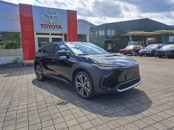 Vehicle image 8