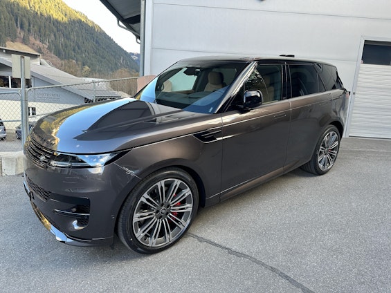 First vehicle image First vehicle image