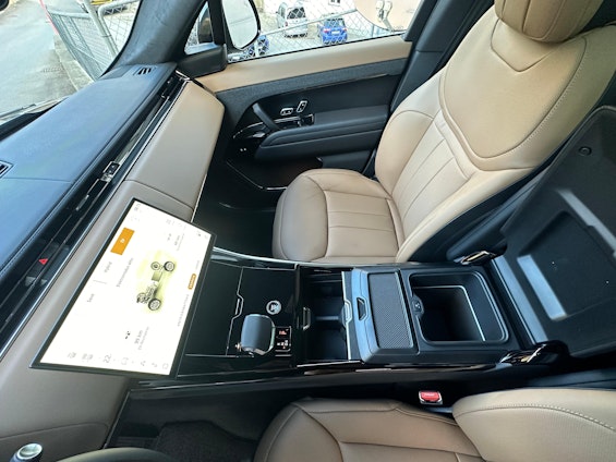 Vehicle image 8 Vehicle image 8