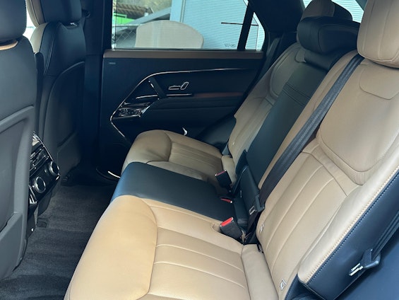 Vehicle image 6 Vehicle image 6