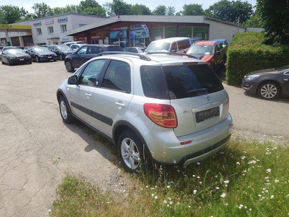 Vehicle image 2