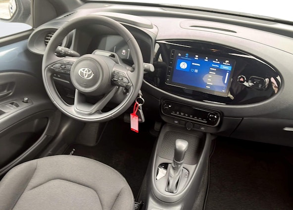 Vehicle image 9 Vehicle image 9