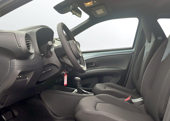 Vehicle image 8 Vehicle image 8