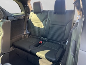 Vehicle image LAND ROVER Discovery 3.0 D I6 350 Dynamic HSE