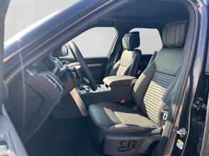 Vehicle image LAND ROVER Discovery 3.0 D I6 350 Dynamic HSE