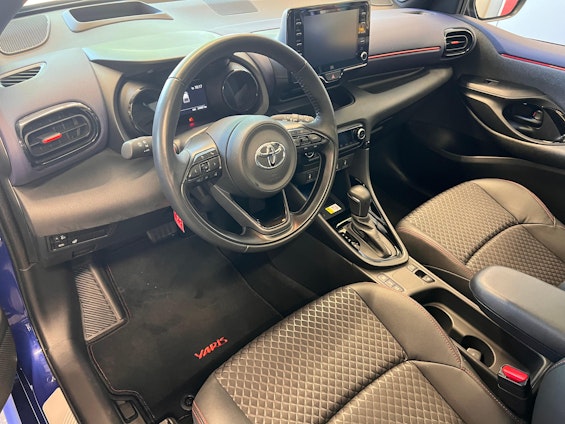 Vehicle image 7
