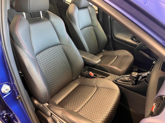 Vehicle image 14