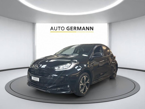 First vehicle image