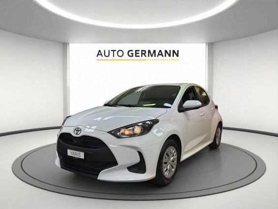 First vehicle image